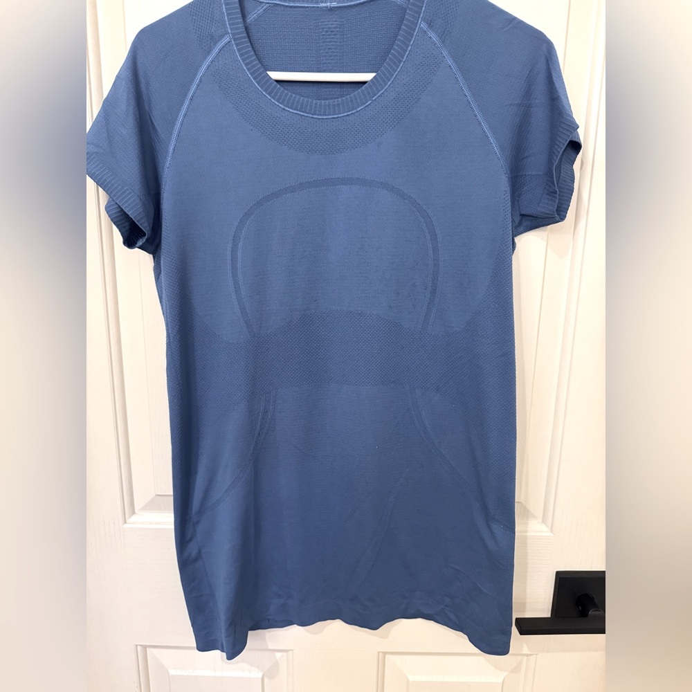 Lululemon Women’s compression top size 8